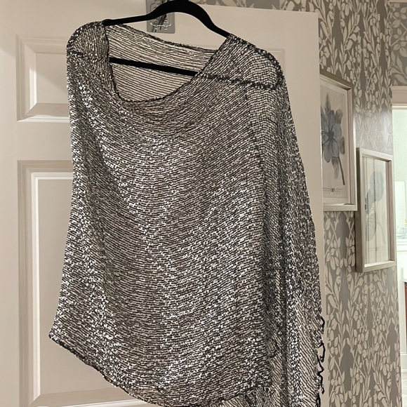Shimmering poncho with fringe-one size - Picture 5 of 7